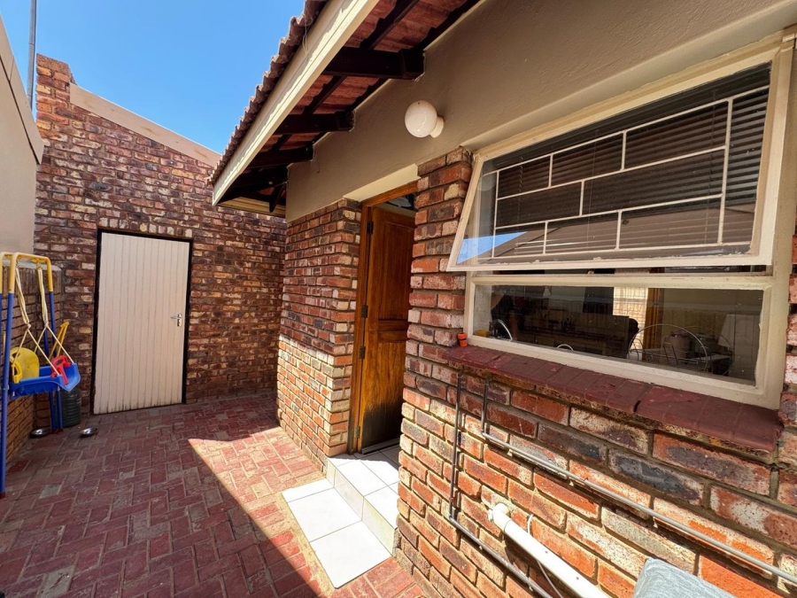 3 Bedroom Property for Sale in Camelot Northern Cape
